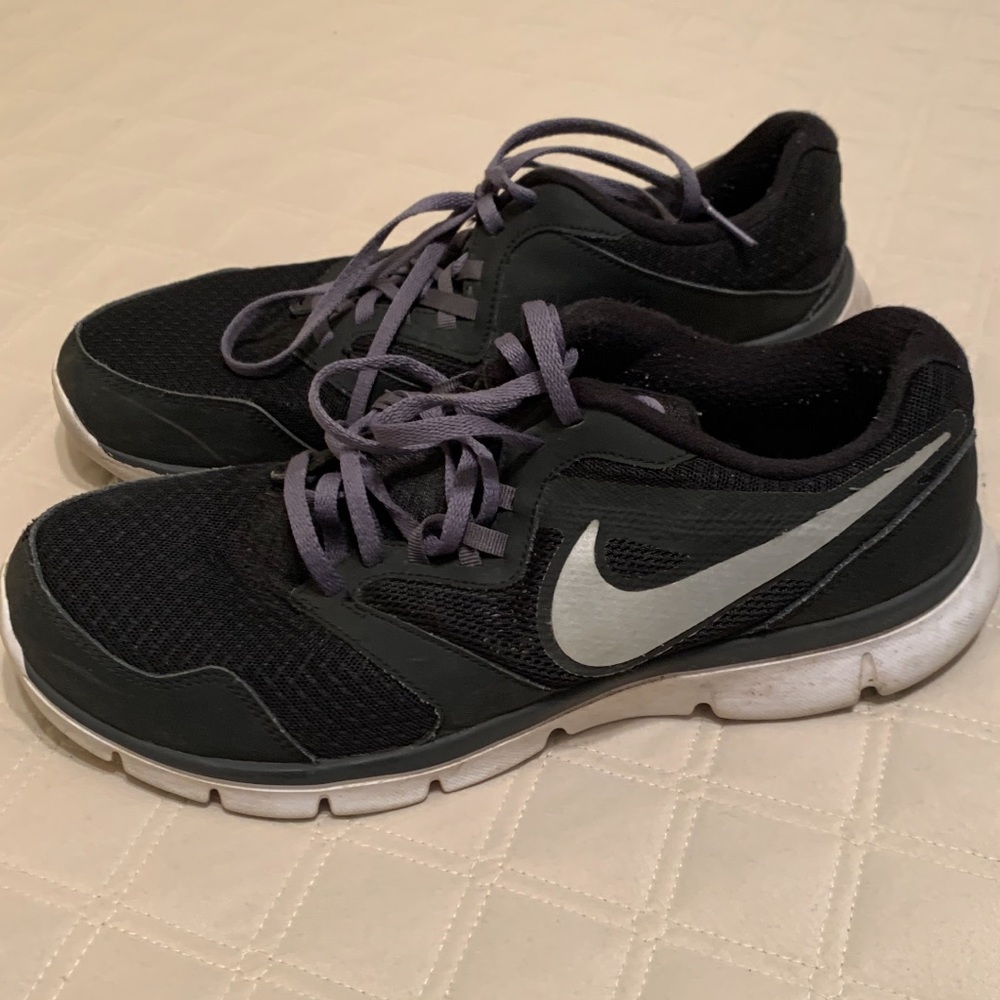 Men’s Nike running shoes size 10